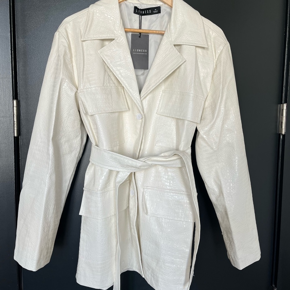 BNWT Lioness mini blazer dress